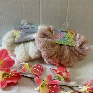 𝅺la Vie en Rose Plush Large Scrunchies, 2 Pk.white and dusty pink
